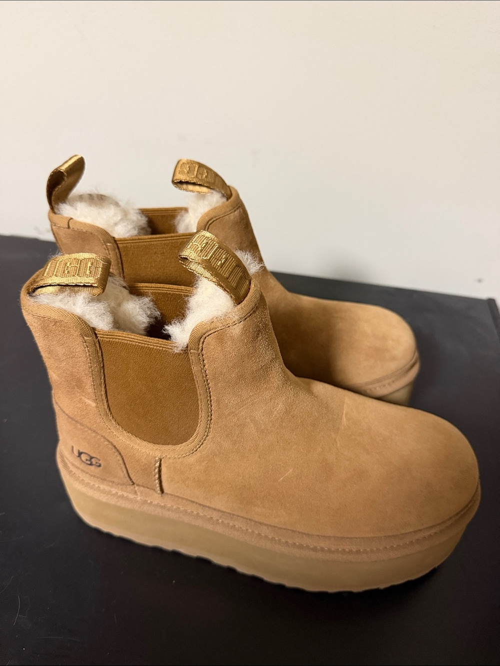 UGG Chestnut Tan Suede Platform Chelsea Boots 🤎